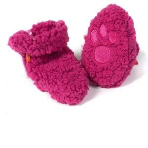 Magnetic Me Booties NWT